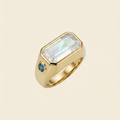 Moonstone ring in yellow gold
